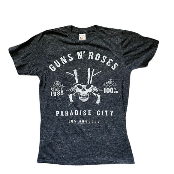 Bay Island Tops - Vintage GUNS & ROSES Graphic T-Shirt Size Medium